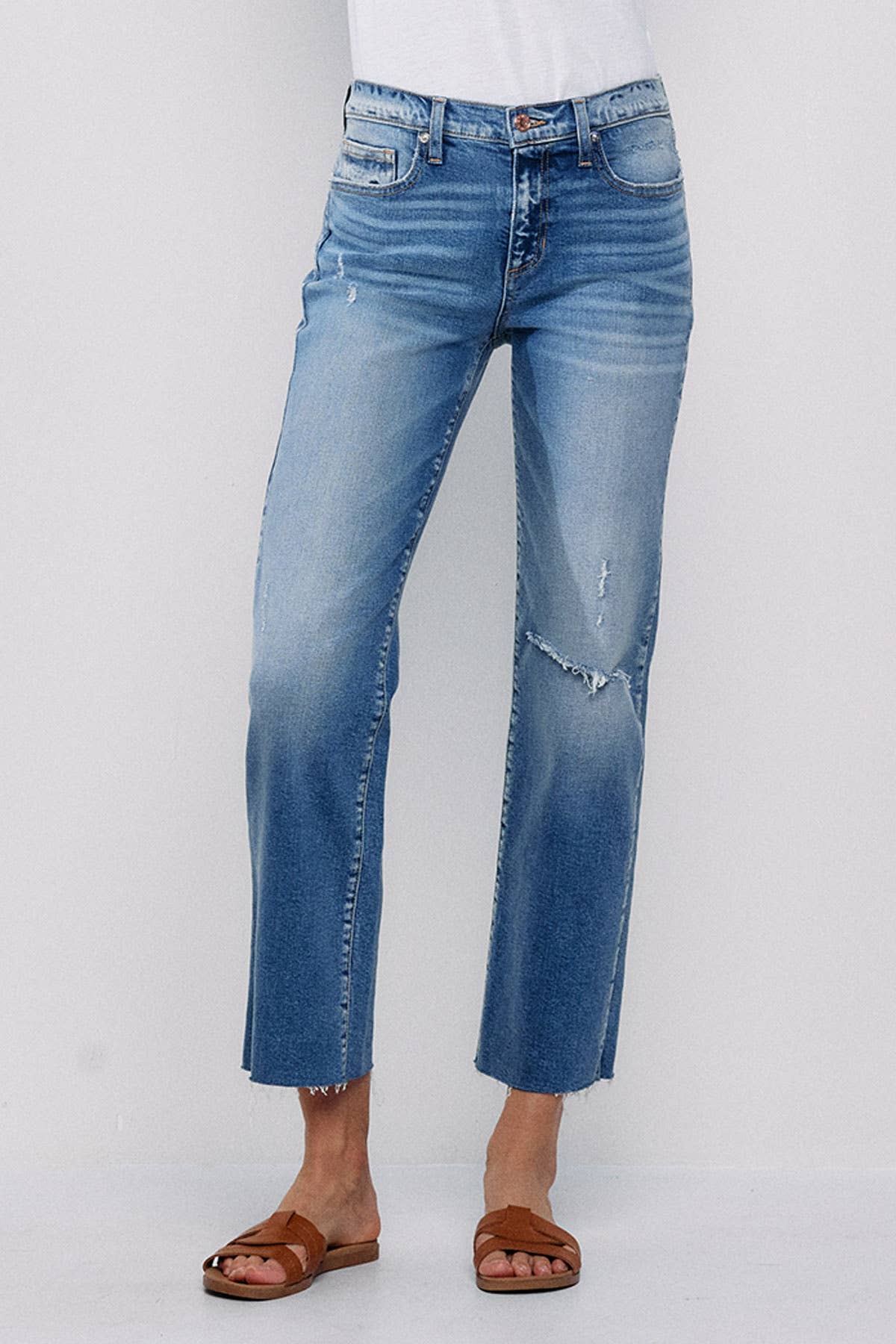 MID RISE STRAIGHT JEANS WITH KNEE RIPS